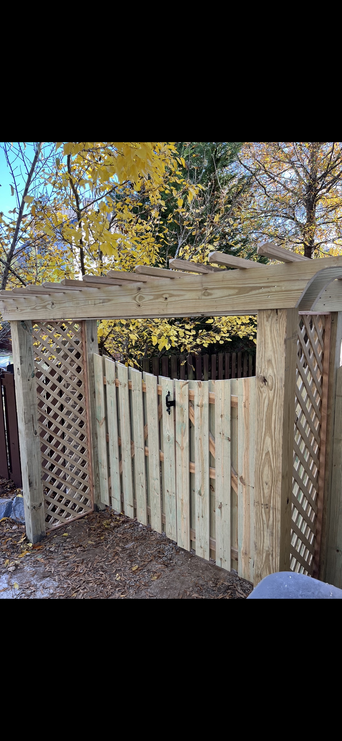 Fence entryway